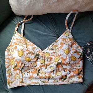 Kortni Jeane Daisy Vd Crop